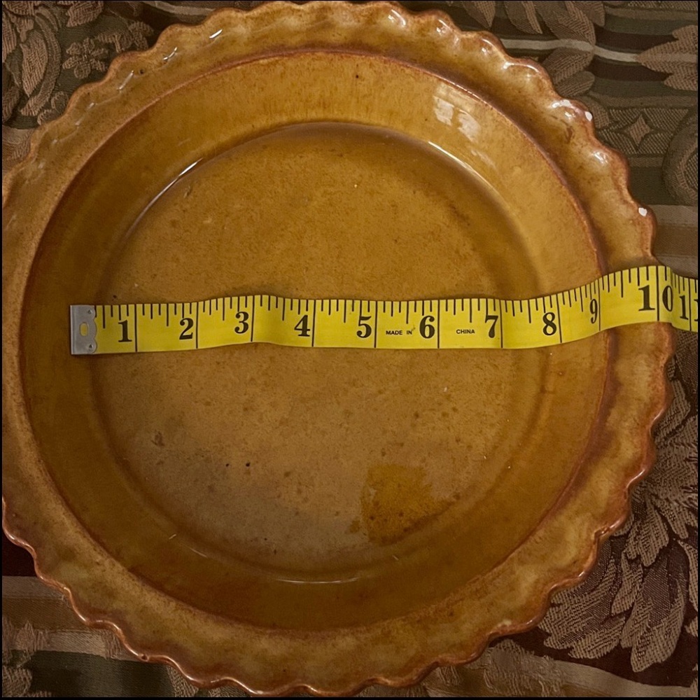Beautiful Pie Dish with Cover - Picture 11 of 11